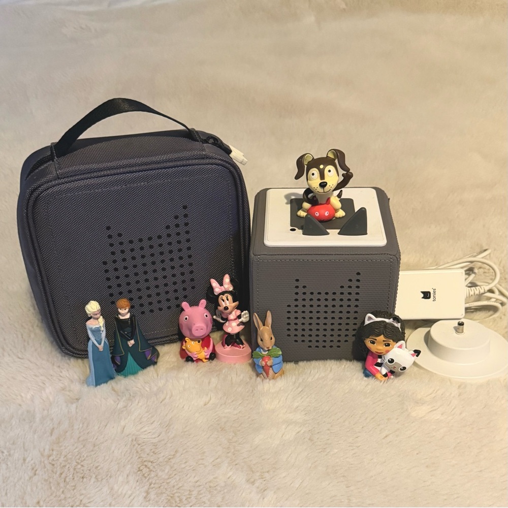 Toniebox Starter Set in Grey with Case and 6 Additional Tonies -Like New $225 - Picture 3 of 6